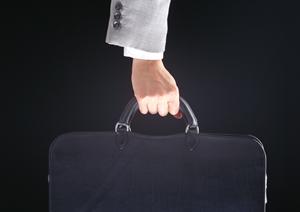 大事な荷物を預ける場所を選びましょう